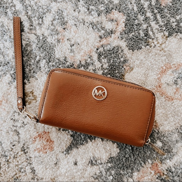 Michael Kors Handbags - Michael Kors Fulton Brown Leather Wristlet Wallet